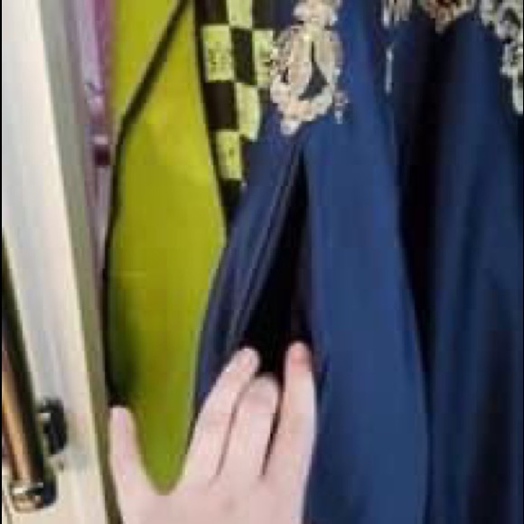 Dress - Picture 4 of 8